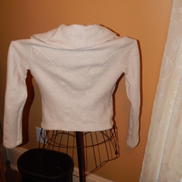 Ladies Cabi Zippered-Front Jacket - Size XS - Long Sleeve - Beige - Picture 7 of 7